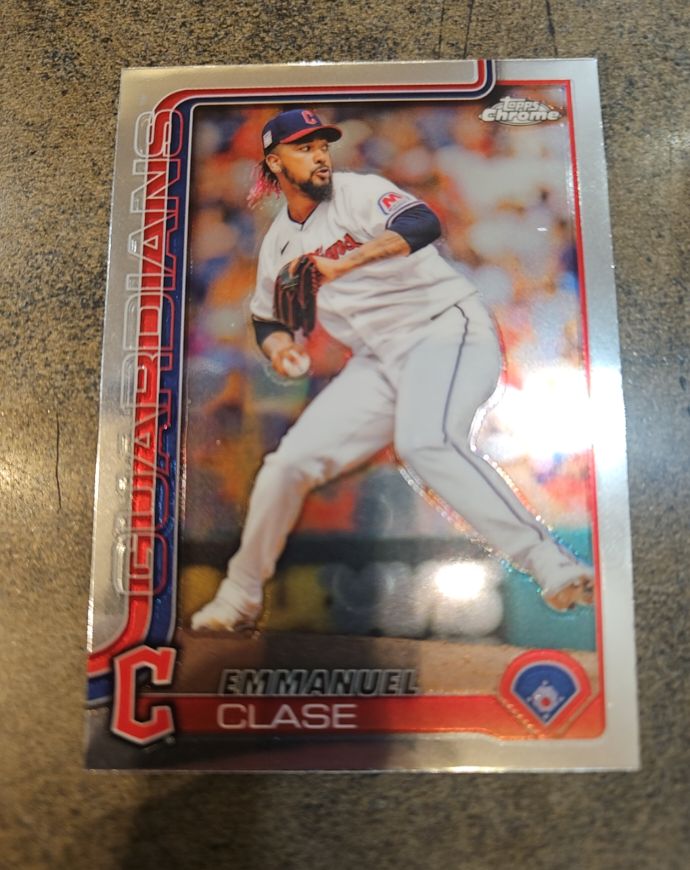 2025 Topps Chrome #135 Emmanuel Clase — front
