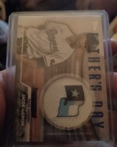 2023 Topps Series 2 Father's Day Commemorative Team Patches #FD-JD Jacob deGrom — front