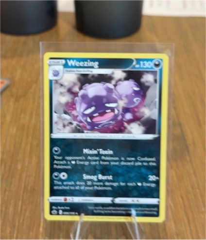 2021 Pokémon Chilling Reign #95 Weezing — front