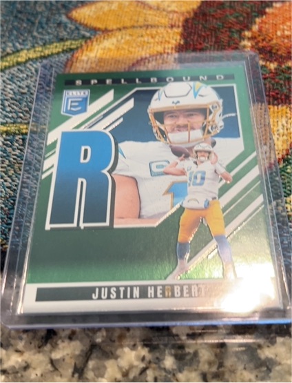 2025 Panini Donruss Elite #39 Justin Herbert Spellbound Green R — front