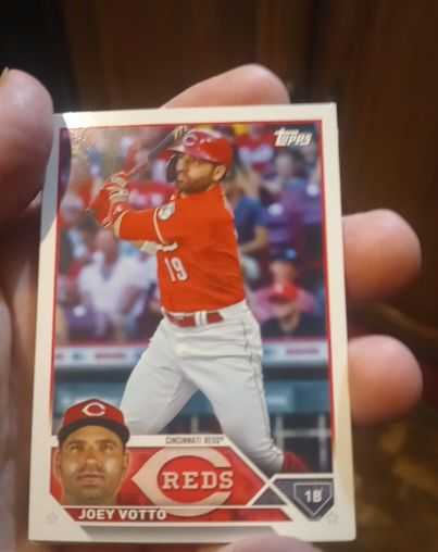 2023 Topps #19 Joey Votto — front