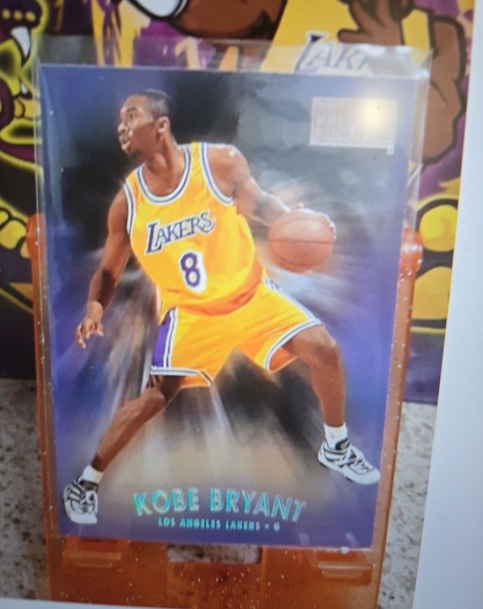 1997 Skybox Premium #23 Kobe Bryant Los Angeles Lakers — front