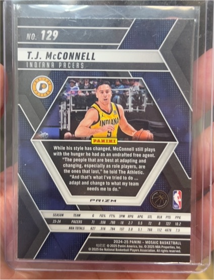 2024-25 Panini Mosaic Basketball #129 T.J. McConnell — front