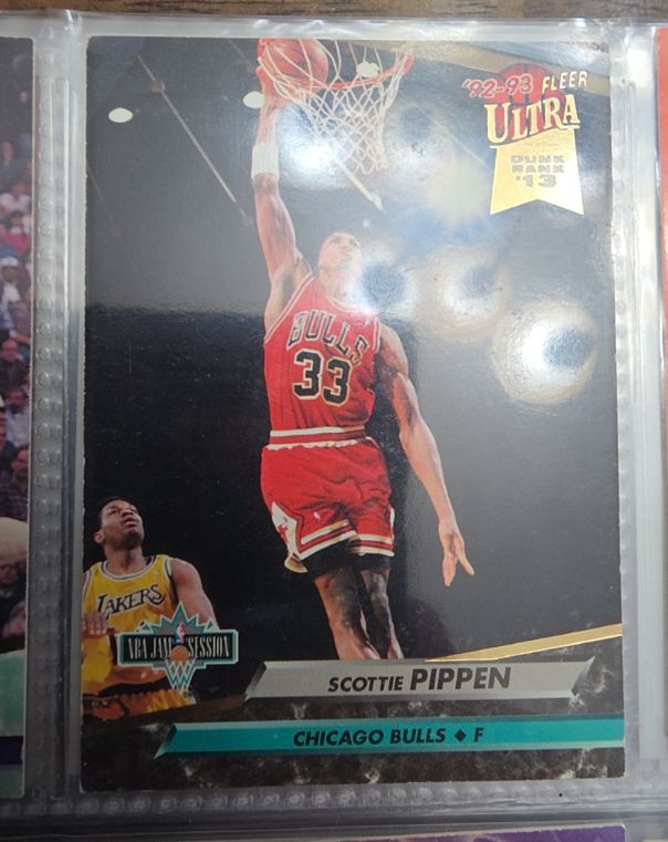 1992-93 Fleer Ultra #213 Scottie Pippen — front