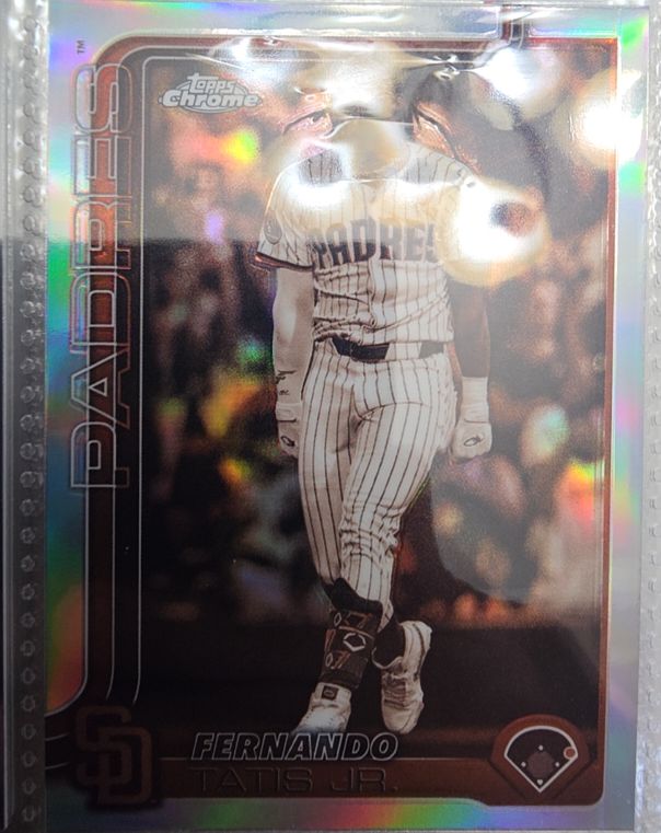 2025 Topps Chrome #159 Fernando Tatis Jr. — front