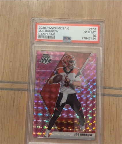 2020 Panini Mosaic #201 Joe Burrow Camo Pink — front