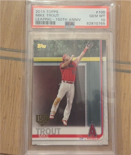 2019 Topps #100 Mike Trout Leaping - 150th Anniversary — front