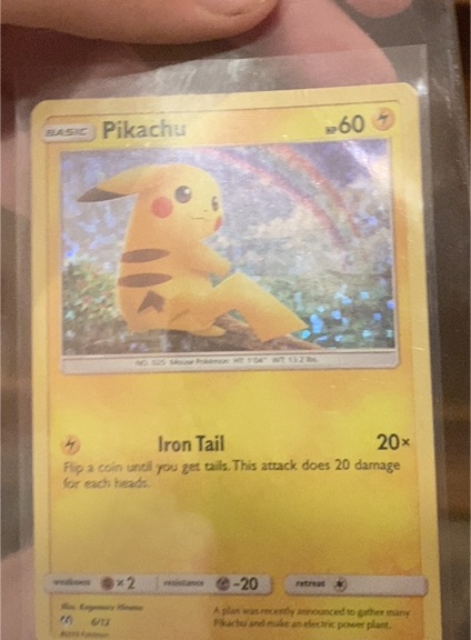 2017 Pokemon Shining Legends #28 Pikachu — front