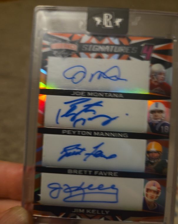 2023 Leaf Vibrance Signatures 4 Joe Montana Peyton Manning Brett Favre Jim Kelly — front