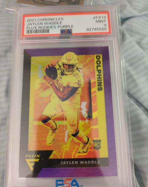 2021 Panini Chronicles Flux Rookies #FX-13 Jaylen Waddle — front
