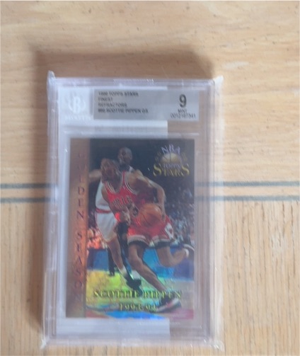 1990 Hoops Stars #9 Scottie Pippen — front