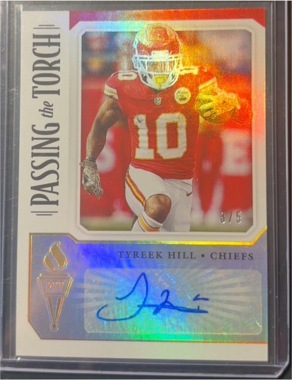 2019 Panini Passing the Torch #PTT-TYH Tyreek Hill — front