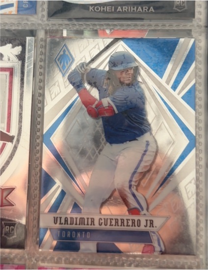 2021 Panini Chronicles Phoenix #5 Vladimir Guerrero Jr. — front