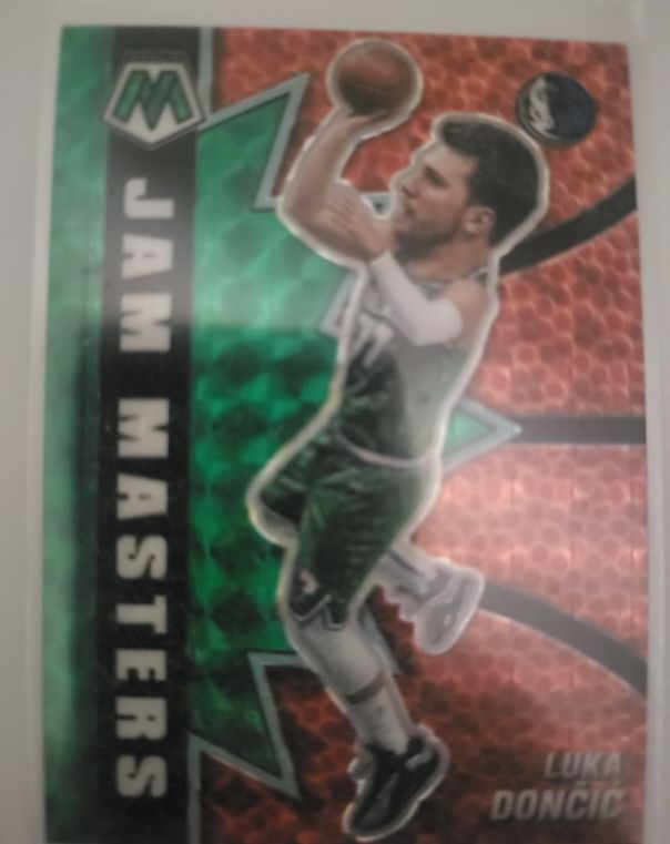 2020-21 Panini Mosaic #12 Luka Doncic Jam Masters Green Mosaic Prizm — front
