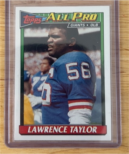 1991 Topps #16 Lawrence Taylor — front