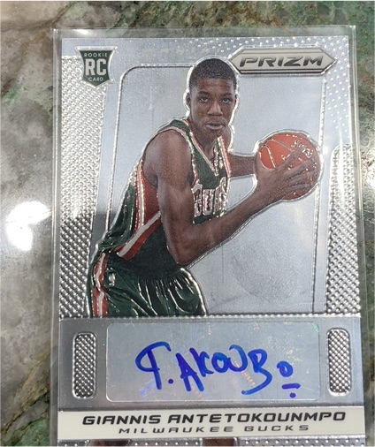 2013-14 Panini Prizm #33 Giannis Antetokounmpo Rookie Auto — front
