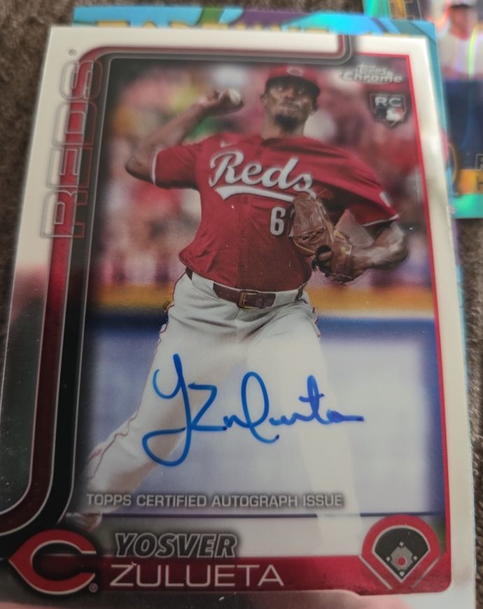 2025 Topps Chrome #RA-YZ Yosver Zulueta Rookie Card — front