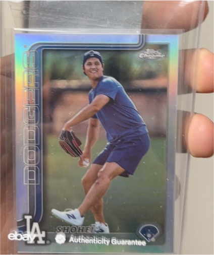 2025 Topps Chrome Shohei Ohtani Dodgers — front