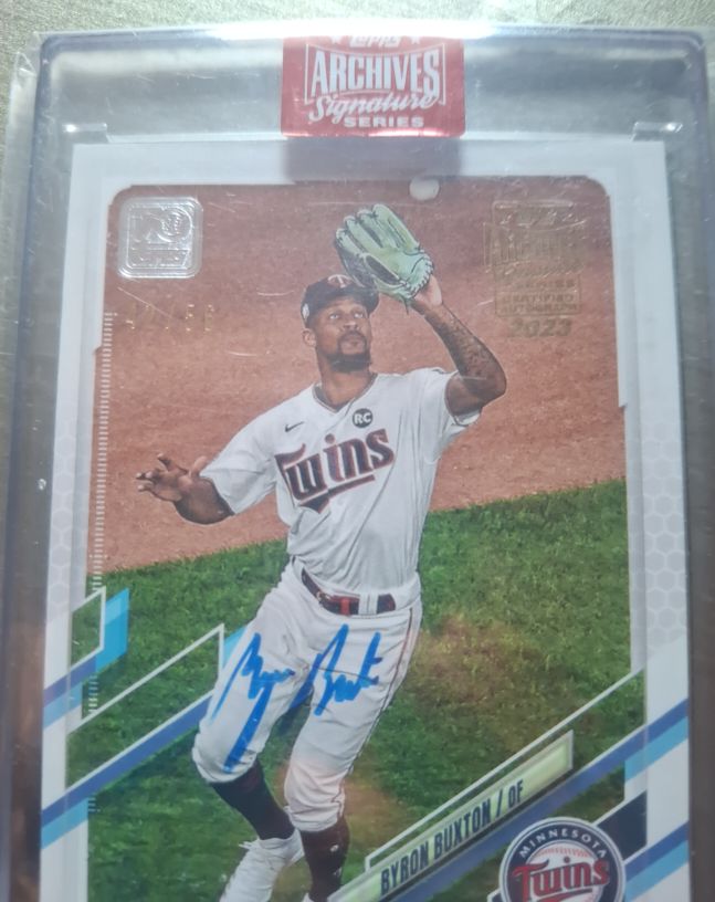 2021 Topps Archives Signature Series Byron Buxton — front