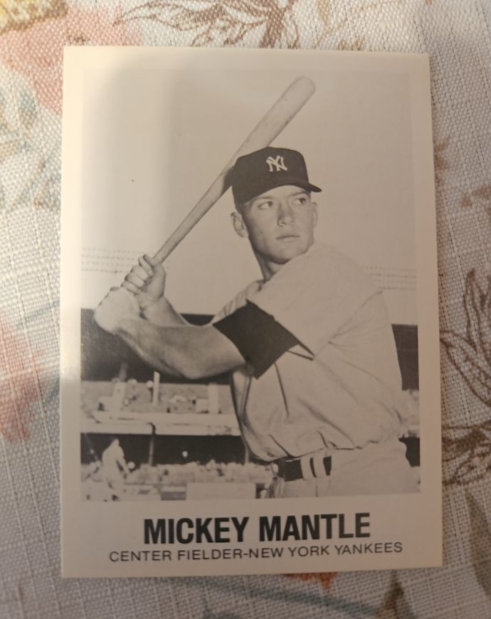 1977 TCMA Renata Galasso #7 Mickey Mantle — front