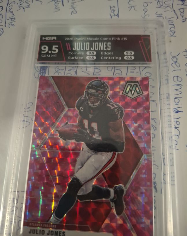 2020 Panini Mosaic Camo Pink #15 Julio Jones — front