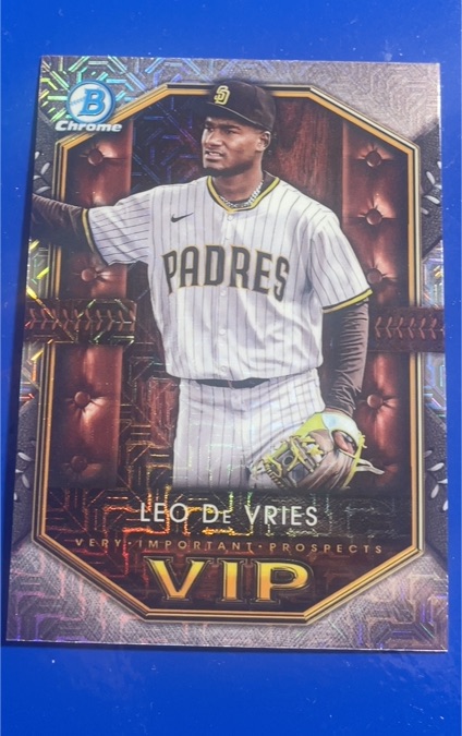 2025 Bowman Chrome #VIP-14 Leo De Vries — front
