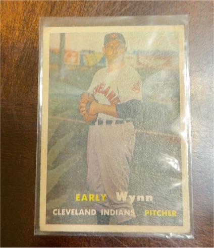 1957 Topps #40 Early Wynn — front