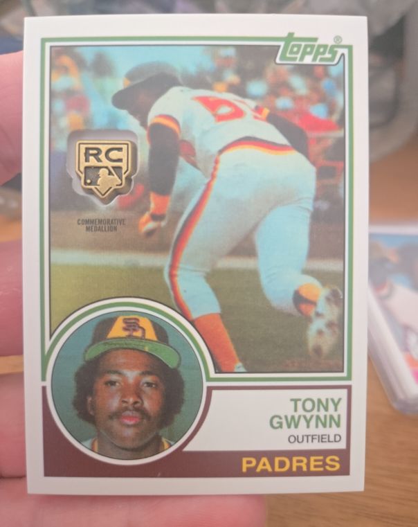 2020 Topps Rookie Card Retrospective Logo Medallion #RCR-TG Tony Gwynn — front