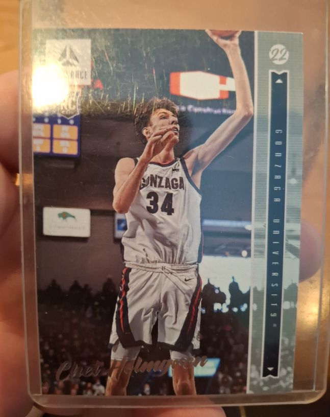 2022-23 Panini Chronicles Luminance Draft Picks #1 Chet Holmgren RC — front
