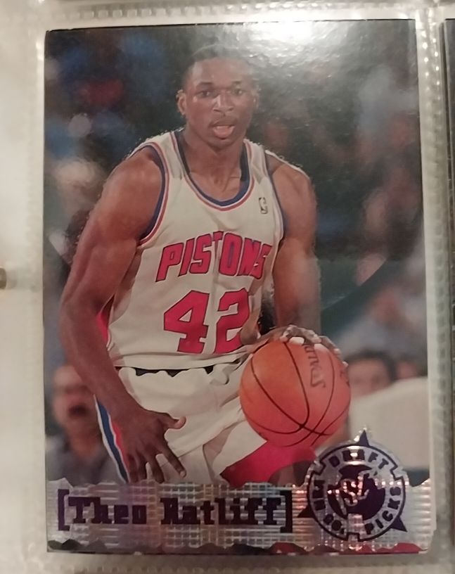 1995-96 Topps Stadium Club #318 Theo Ratliff — front