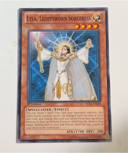 Yu-Gi-Oh! SDLI-EN008 Lyla, Lightsworn Sorceress — front