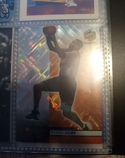1999-00 Upper Deck HoloGrFX #9 Shawn Kemp — front