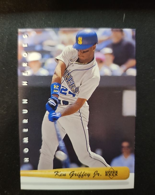 1993 Upper Deck Home Run Heroes #HR9 Ken Griffey Jr. — front