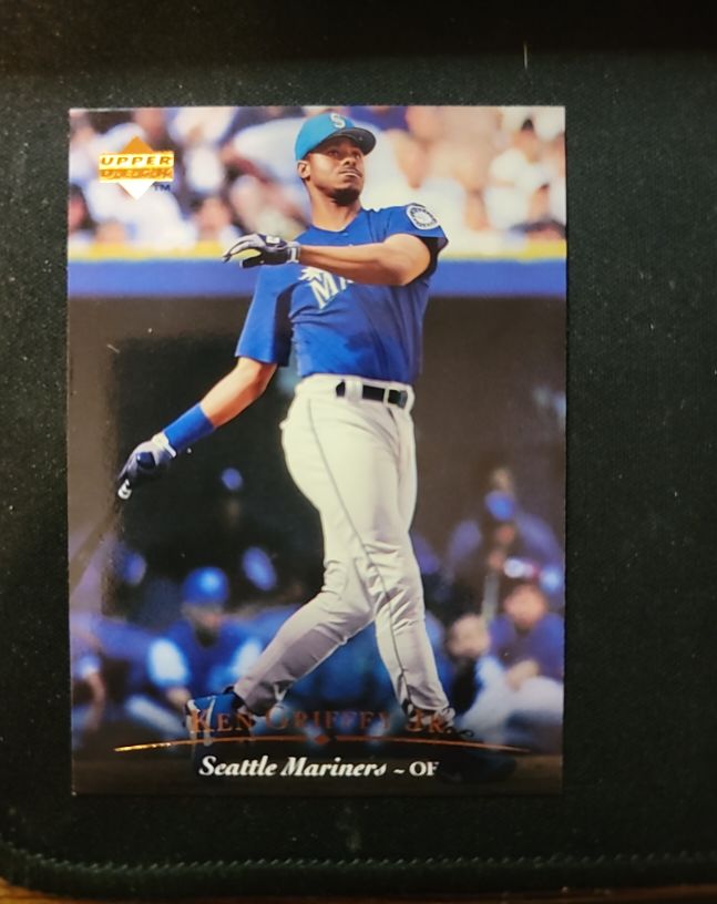 1995 Upper Deck #100 Ken Griffey Jr. — front