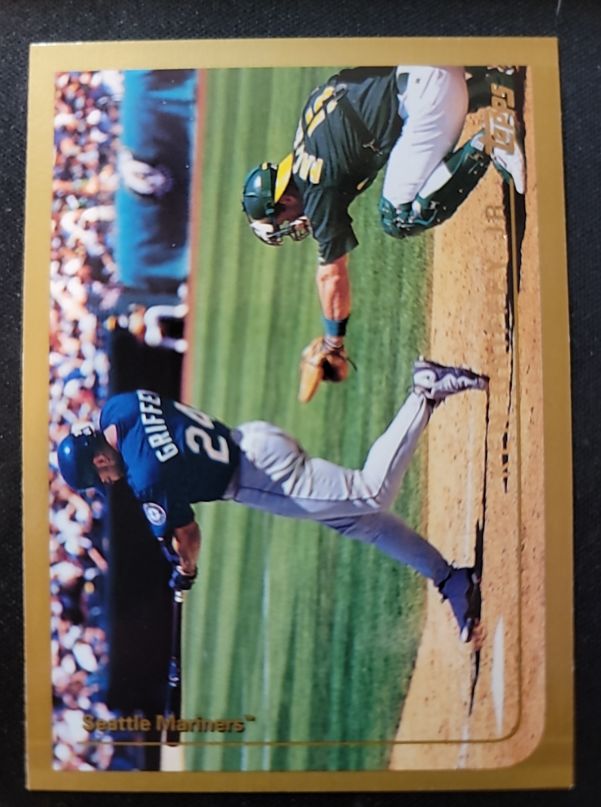 1999 Topps #100 Ken Griffey Jr. — front