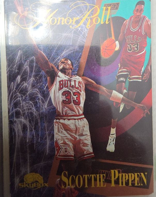 1995 SkyBox Honor Roll #251 Scottie Pippen — front