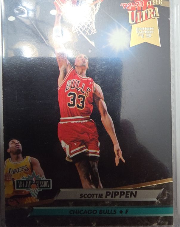 1992-93 Fleer Ultra #213 Scottie Pippen — front