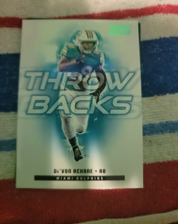 2025 Panini Score Throw Backs #9 De'Von Achane — front