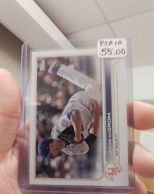 2022 Topps #330 Jacob deGrom — front