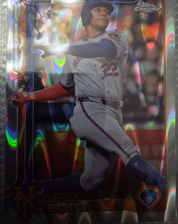 2025 Topps Chrome #200 Juan Soto — front