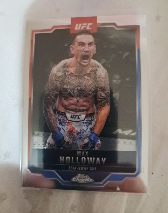 2025 Topps Chrome UFC #100 Max Holloway — front