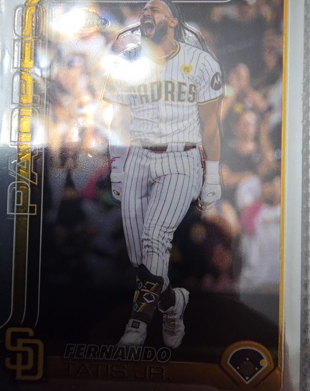 2025 Topps #600 Fernando Tatis Jr. — front