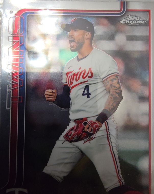 2025 Topps #275 Carlos Correa — front