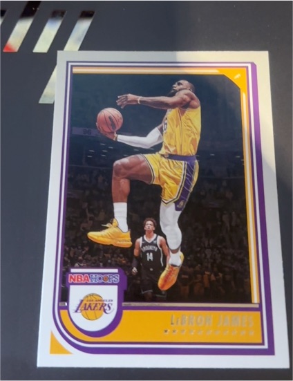 2022-23 Panini NBA Hoops #170 LeBron James — front