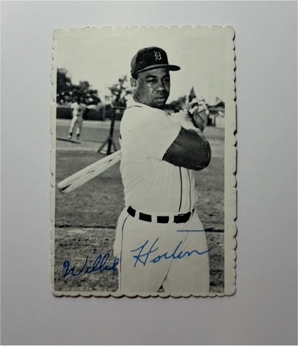 1969 Topps Deckle Edge #9 Willie Horton — front
