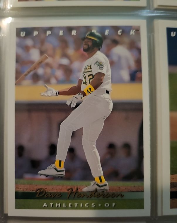 1993 Upper Deck #607 Dave Henderson Oakland Athletics — front