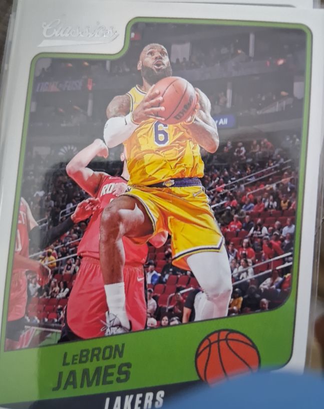 2021-22 Panini Chronicles Classics #151 LeBron James — front