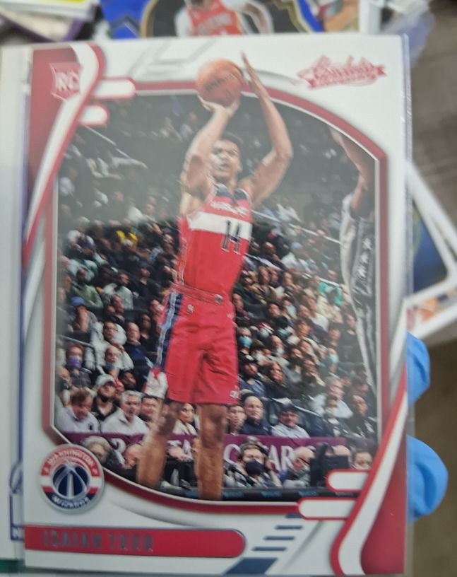 2021-22 Panini Chronicles #226 Isaiah Todd — front