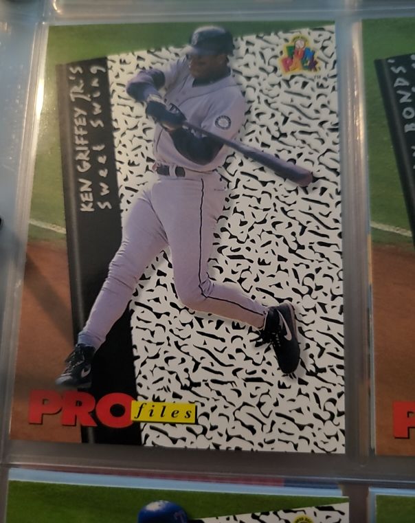 1994 Upper Deck Fun Pack Pro Files #193 Ken Griffey Jr. — front