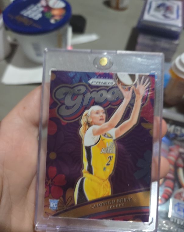 2024 Panini Prizm WNBA Cameron Brink Groovy (RC) — front